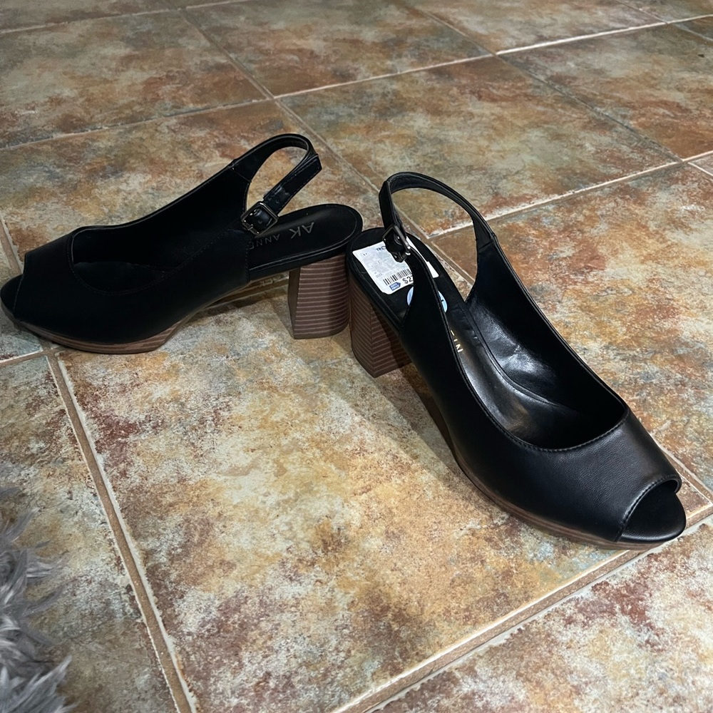 Anne Klein Black Peep Toe Heels - Picture 2 of 3